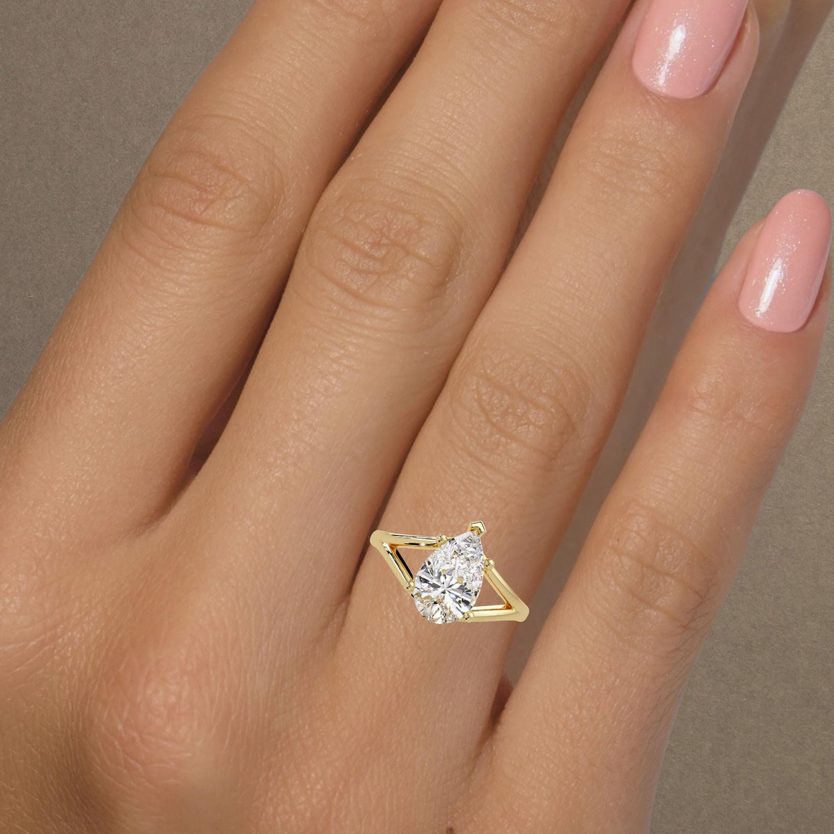 14K Gold Teardrop ring with chevron band, pear diamond ring big, teardrop ring lab grown, pear cut split shank, solitaire pear diamond ring, lab grown diamond pear cut, engagement pear ring for women, diamond rings pear, pear engagement ring lab diamond, 1.75 pear cut ring IGI, pear shape solitaire ring, lab pear solitaire ring, pear shape lab created diamond, promise ring teardrop