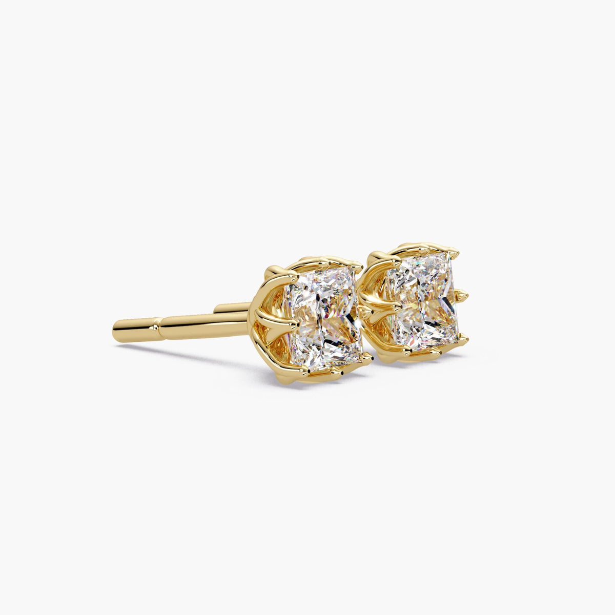 single princess cut diamond stud / lab diamond solitaire stud earring / 14k gold diamond stud close up / square diamond stud detail