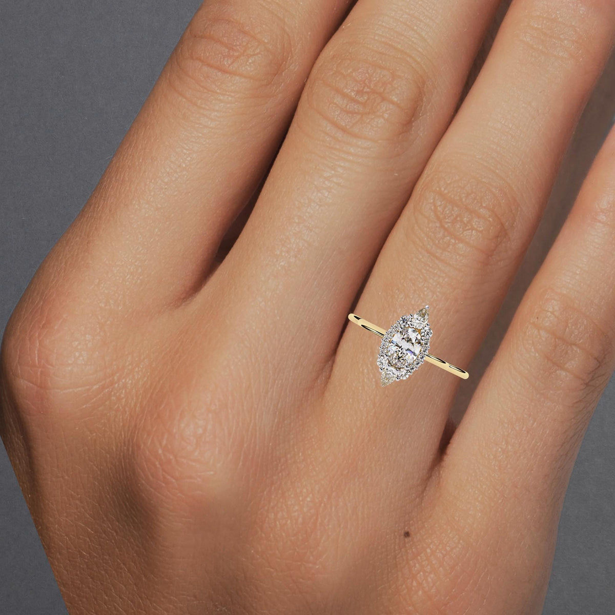 14K Gold Oval Natural Diamond Starburst Halo Ring, 1 CTW