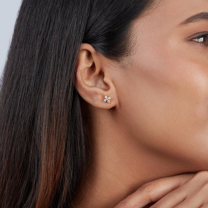 14k Gold Diamond Clover Stud Earring: Single Flower Cluster