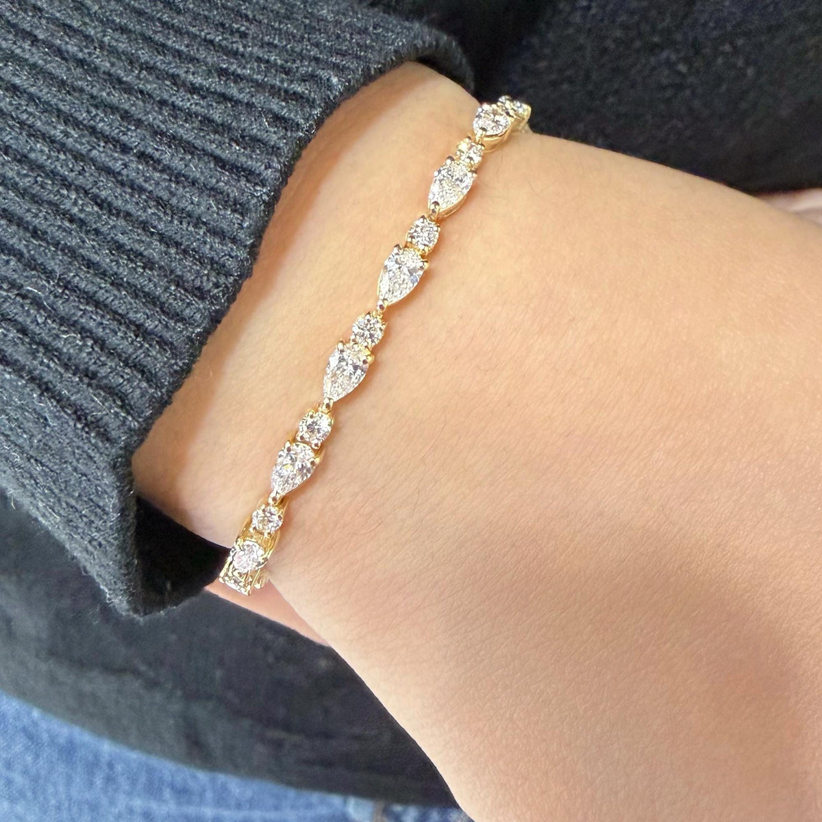 4.25 Ctw Pear & Round Cut Lab Grown Diamond Tennis Bracelet