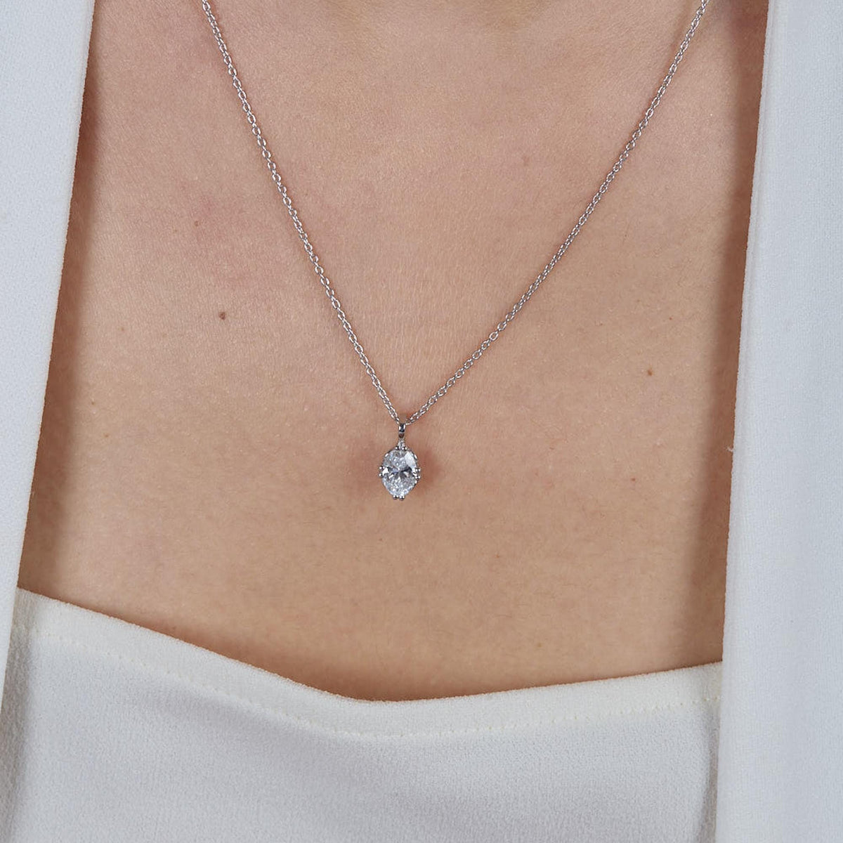 14K Gold Oval Lab Diamond Solitaire Pendant Necklace | Vintage Compass Setting
