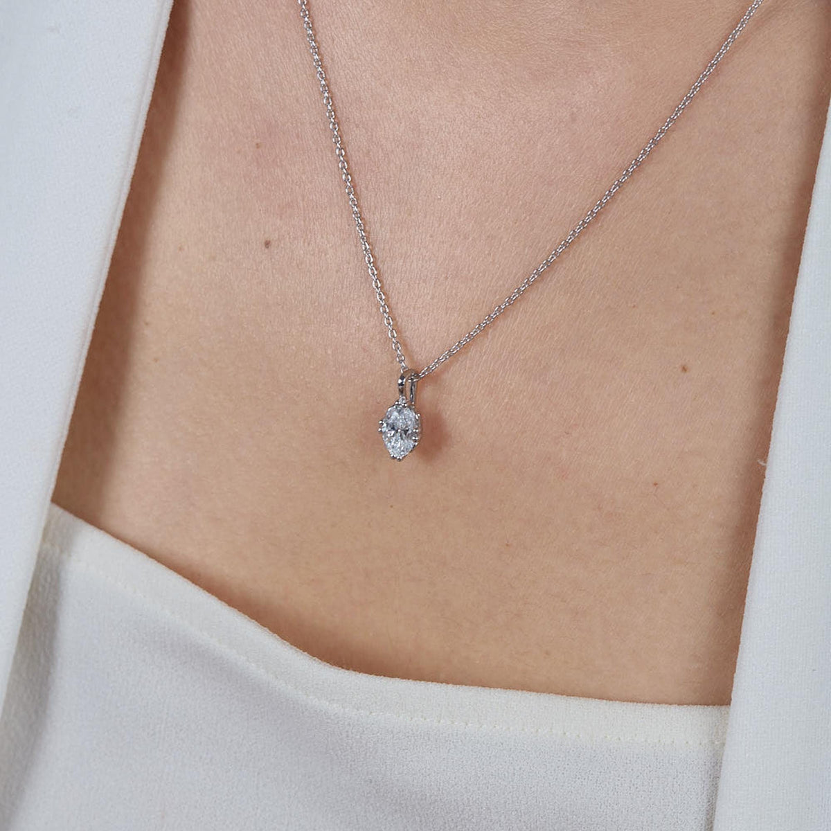 14K Gold Oval Lab Diamond Solitaire Pendant Necklace | Vintage Compass Setting