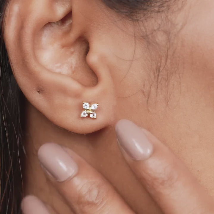 14k Gold Diamond Clover Stud Earring: Single Flower Cluster